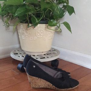 Black floral black wedge